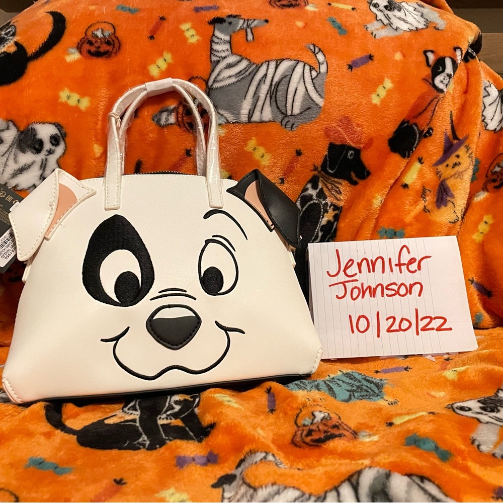 Loungefly 101 Dalmatians purse with shoulder strap